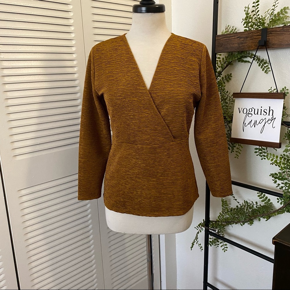 Ann Taylor|S|Deep Mustard Crinkle V Neck Long Sleeve Side Zipper Top